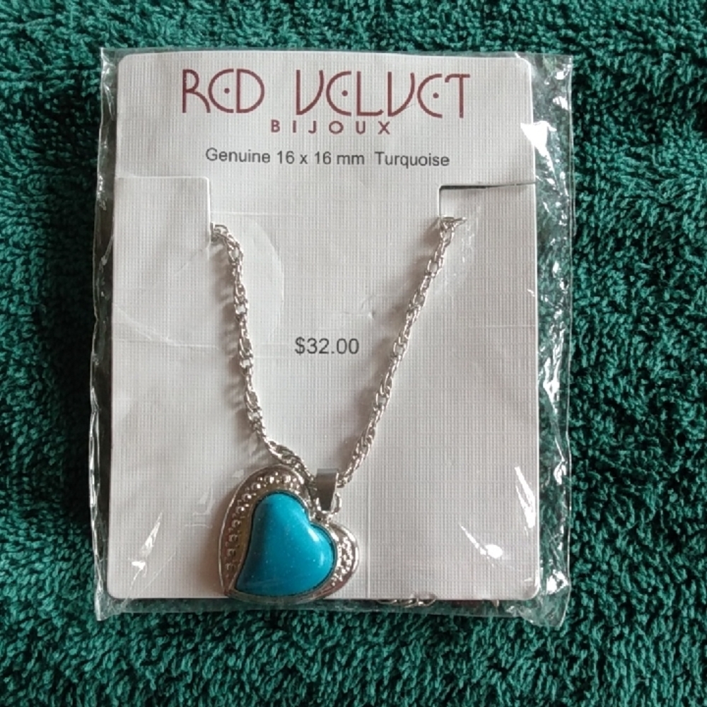 6/$20 Velvet Silver and Turquoise Heart Necklace